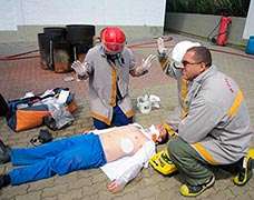 Treinamento de combate a incêndio e primeiros socorros