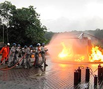 Treinamento de incêndio em helipontos